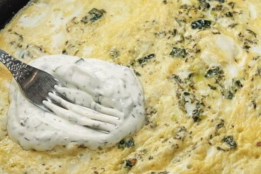 Рецепт яичницы по-азербайджански с зеленью