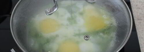 яичница с горошком и стручковой фасолью. Шаг 10