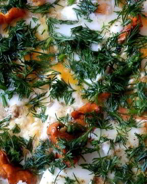 Яичница с лисичками