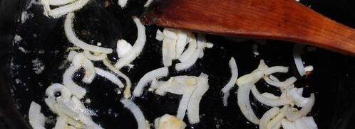 яичница с луком. Шаг 2