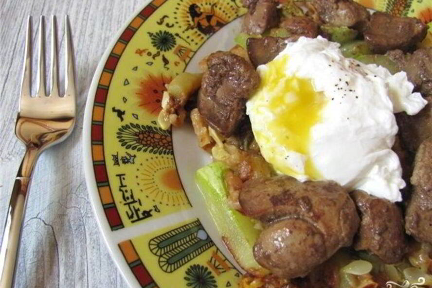 Рецепт яичницы с печенкой