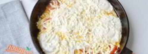 яичница с помидорами и базиликом. Шаг 6