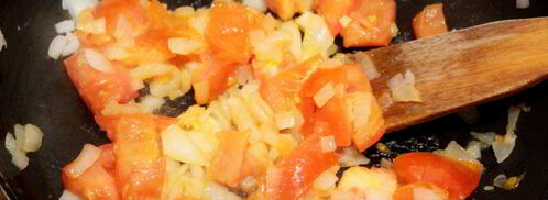 яичница с помидорами и луком. Шаг 4