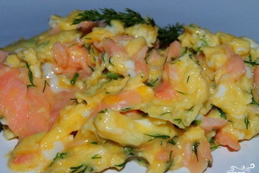 Рецепт яичницы с семгой