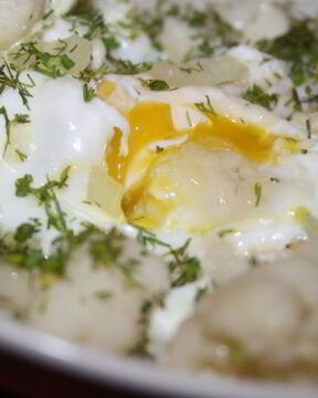 Яичница с цветной капустой и пармезаном