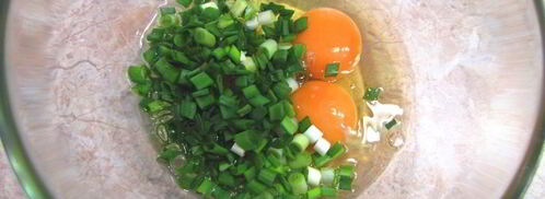 яичница с зеленым луком. Шаг 3