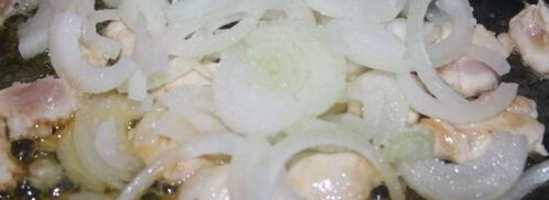 яичница со сметаной. Шаг 2