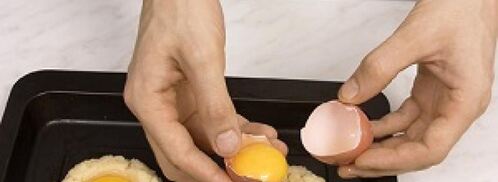 яичница в гнезде. Шаг 2