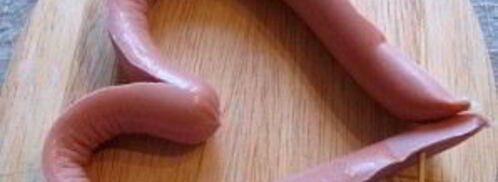 яичница в сосиске сердечком. Шаг 2