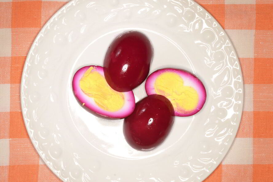 Рецепт яиц, маринованных в свекольном соке