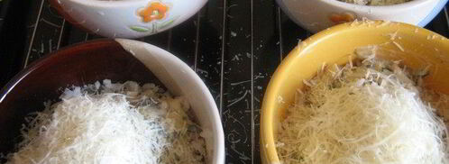 яйца с рисом, запеченные в соусе из шампиньонов. Шаг 10