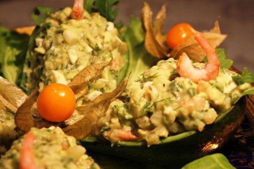 Рецепт закуски из авокадо, груши и креветок