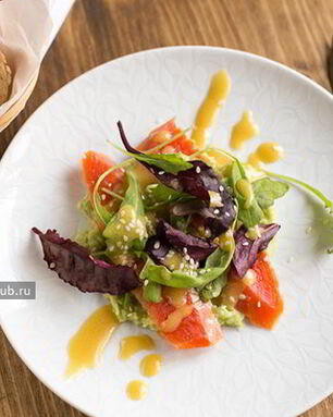 Закуска из нерки с авокадо