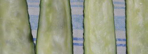 закуска из огурцов, фаршированных горбушей. Шаг 2