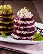 Закуска Свекольные елочки с авокадо