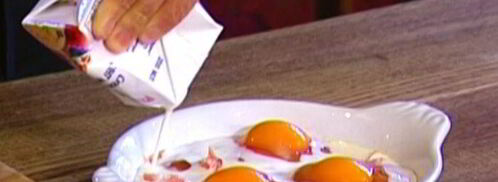 запеченные яйца с семгой и шнитт-луком. Шаг 3