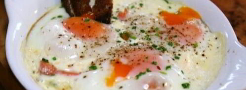 запеченные яйца с семгой и шнитт-луком. Шаг 6