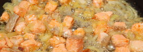 блинные мешочки с жюльеном из красной рыбы. Шаг 3