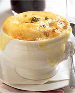 Куриный жюльен с грибами и твердым сыром