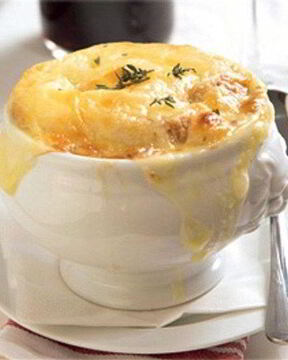 Куриный жюльен с грибами и твердым сыром