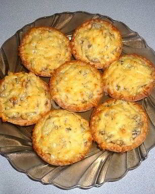 Тарталетки с жульеном в сыре с шампиньонами