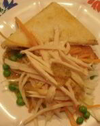 Жюльен из курицы с соусом из куркумы